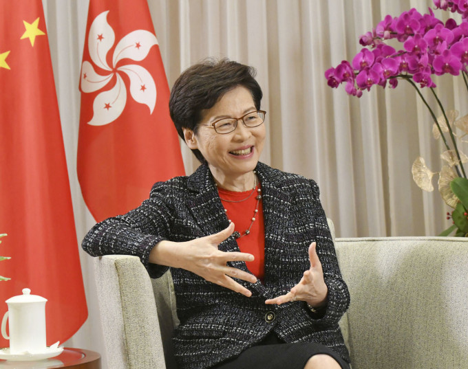 林郑月娥说，能助力香港回到「一国两制」正轨，觉得非常心满意足。 资料图片