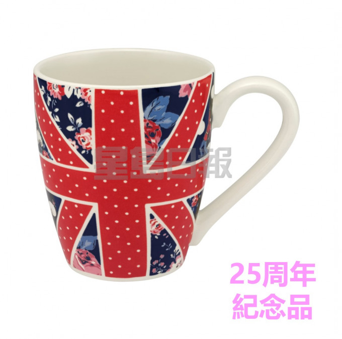 适逢Cath Kidston成立25周年，设计团队为英国国旗图案Birthday Flag注入有趣元素，以拼布的形式为灵感，布满多款经典的花卉图案，营造复古浪漫之气息。