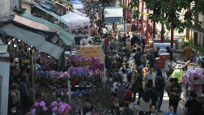 农历新年｜花墟人头涌涌 有市民豪掷千元买花：心头好最紧要