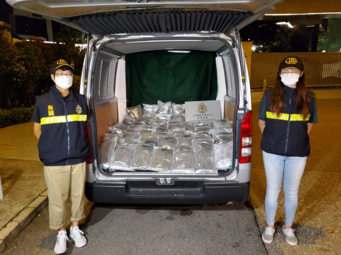 海关检获41公斤大麻花及1.3公斤大麻精，黑市价值约870万元。