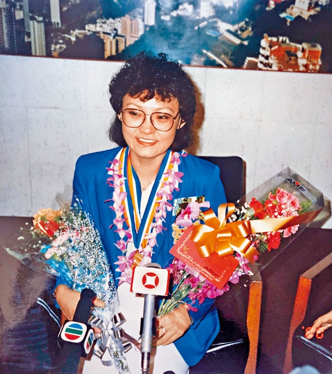 车菊红1986年汉城亚运女子个人赛夺金，是香港史上首面亚运金牌。