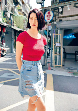 ■三吉彩花前晚发声明，为紧急状态令期间外出道歉。