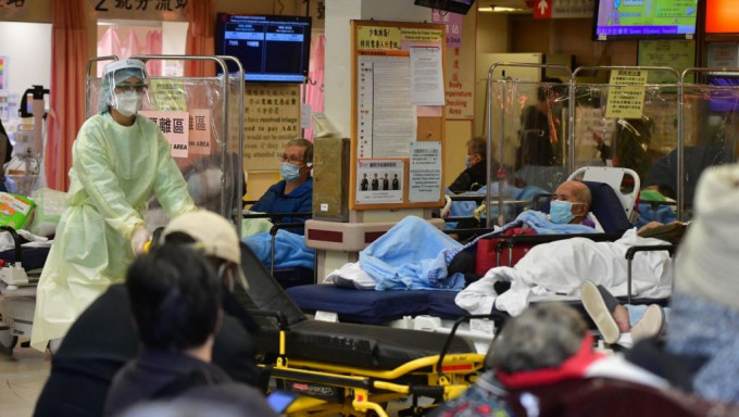 医院大批病人等候收治。