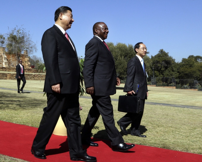 今年适逢中国和南非建交20年。AP