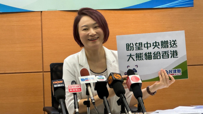 李慧琼表示在会上提出六个建议。陈俊豪摄