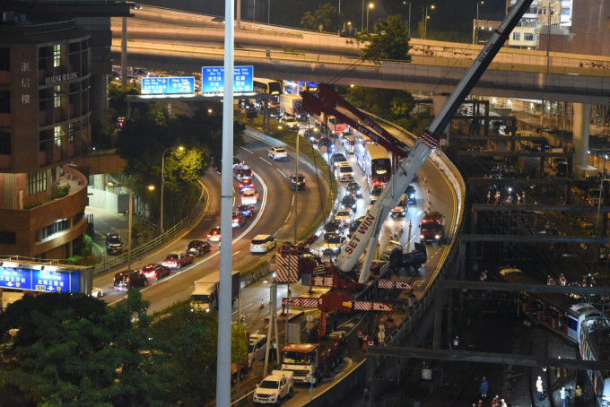  红隧往香港方向严重挤塞