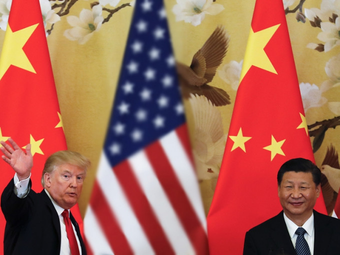 特朗普威胁对中国加徵新的关税。