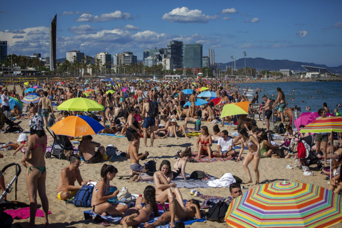 西班牙下周日起将容许大部分欧洲国家旅客入境。AP