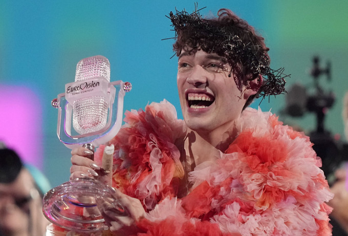 赛前大热的瑞士代表Nemo夺得欧洲歌唱大赛冠军。美联社