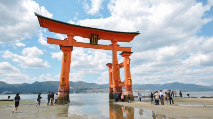 日本宮島的嚴島神社以海上大鳥居聞名國際。網上圖片