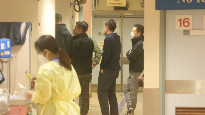 深水埗西九龍中心少年遭斬傷 自行赴廣華醫院求醫。