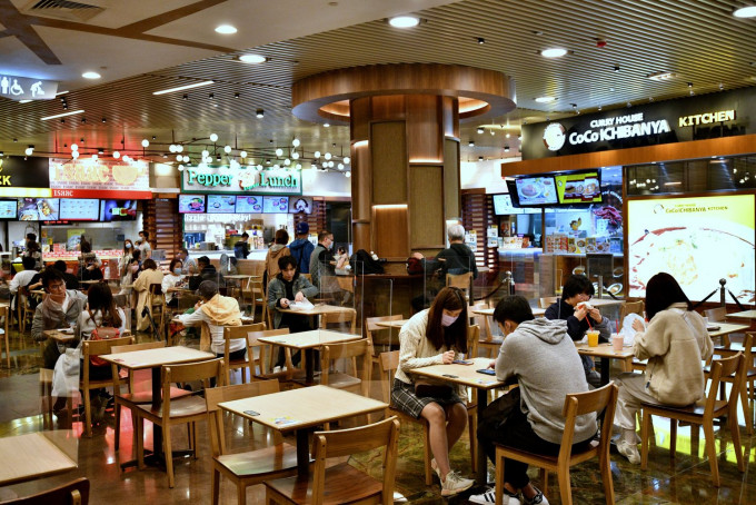 食肆将恢复晚市堂食。资料图片