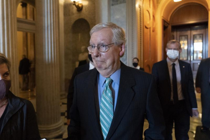 一直反对议案的参议院少数党领袖麦康奈尔表示，同意暂时延长美国债务上限。AP图片