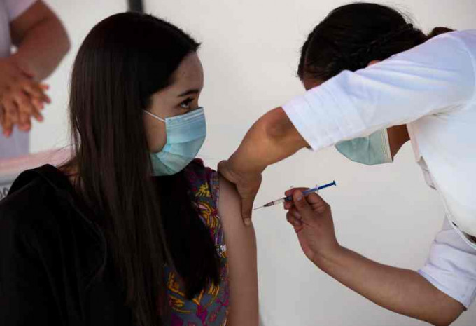 墨西哥在上月24日起為優先為醫護人員優先接種。AP