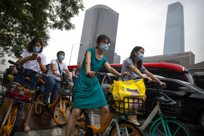 逾7成美國人認為北京應為疫情負責。AP圖片