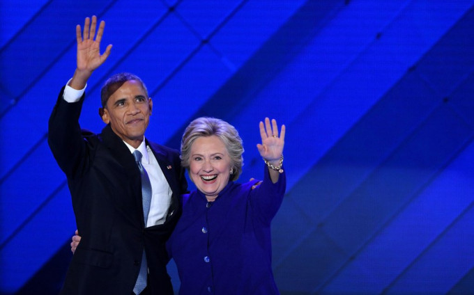 奧巴馬(左)和希拉莉(右)蟬聯美國最敬仰男女。網上圖片