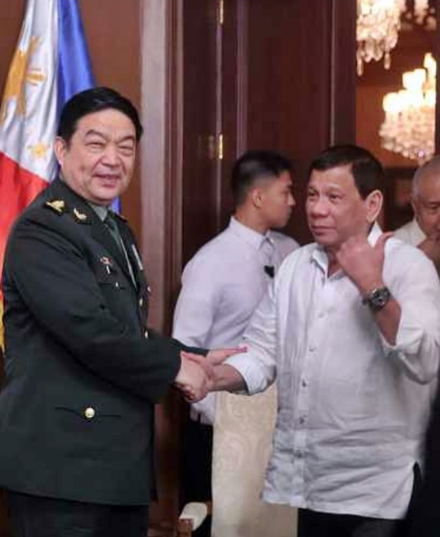 菲律宾总统杜特尔特会见中国国防部长常万全。
