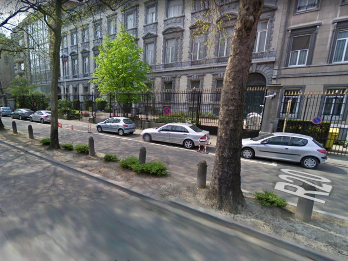 比利时联邦检察部门证实日前拘捕了一名男子，怀疑策画阴谋，企图袭击美国驻布鲁塞尔大使馆。 网上图片