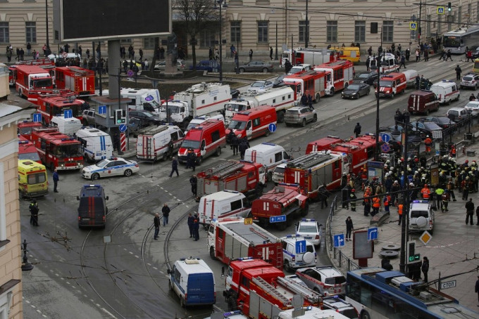 俄罗斯圣彼得堡地铁列车昨日发生爆炸后，当局再接获炸弹威胁。