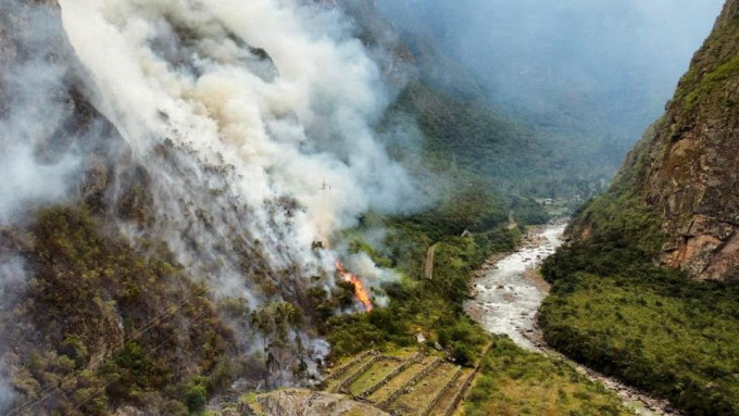 印加古城马丘比丘受山火威胁。路透社图片