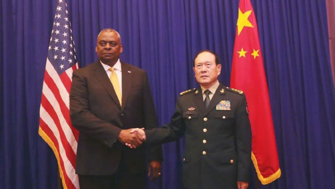 中美防長在柬埔寨舉行會談。
