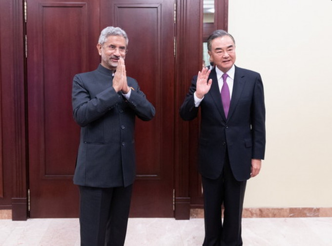 中國外交部部長王毅與印度外交部長蘇傑生在俄羅斯莫斯科舉行雙邊會見。