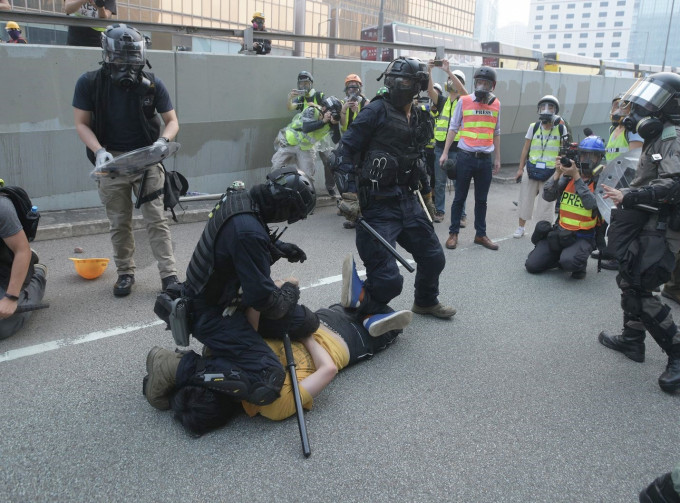 警方昨日共拘146人。资料图片