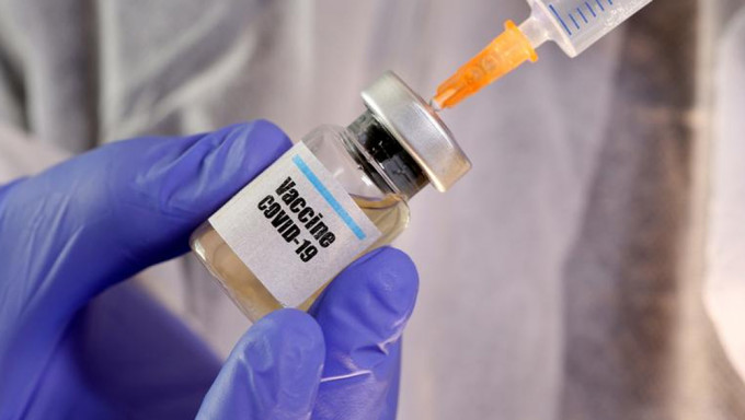 美国拟每年打一剂新冠疫苗如流感针。路透资料图