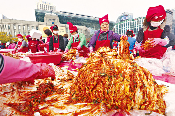 ■首爾二○一七舉辦醃泡菜的大型活動。