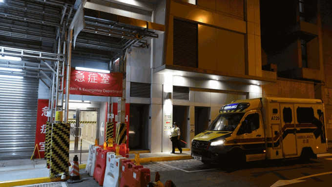 男工人送往屯门医院抢救后不治。