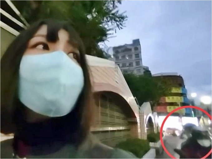 台灣女主播「啊乓」直播時遭搶劫。影片截圖
