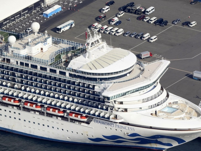 鑽石公主號現時仍停泊在日本橫濱港。 資料圖片