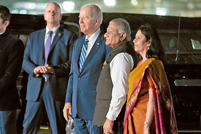 美國總統拜登昨日抵達新德里機場。