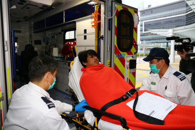 港珠澳大桥地盘工伤男子，由大屿山医院转送玛嘉烈医院。徐裕民摄