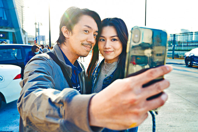 張繼聰與娜姐殺青後，即開心selfie！