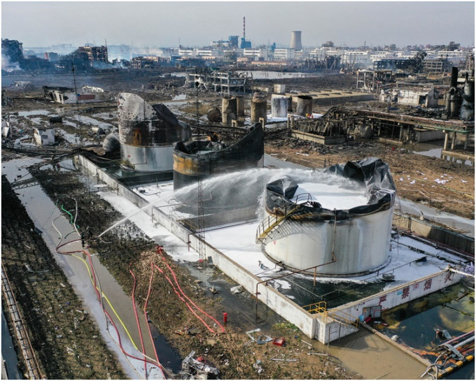 化工廠爆炸面積甚廣死傷人數眾多。新華社
