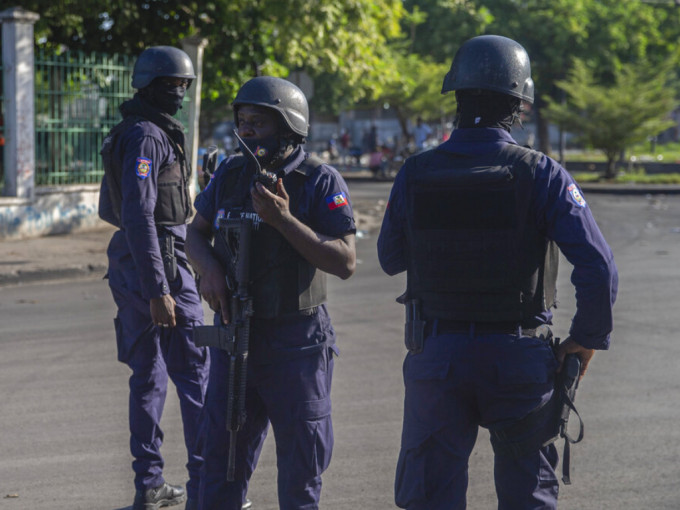海地首都保安加强。AP图片