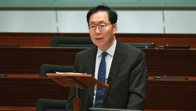 陈健波宣布辞去财委会主席一职。资料图片