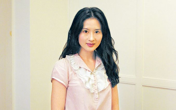 女被告吳蔚珊酌情減刑後判囚30個月。