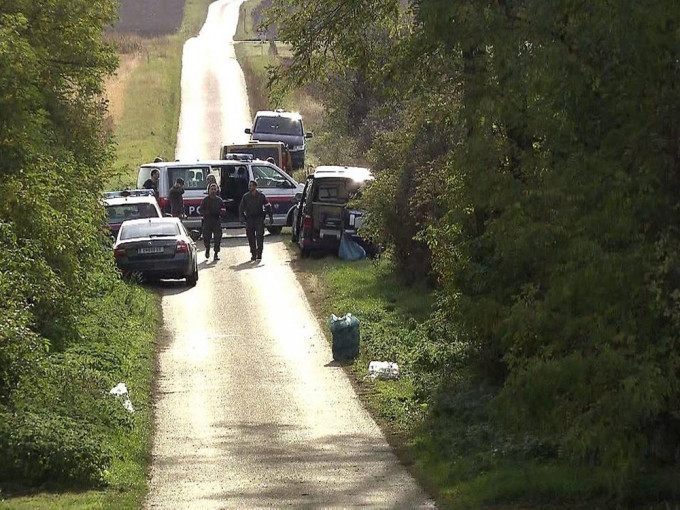 奥地利截获一辆藏有数十名怀疑人蛇小巴，当局正追缉涉案司机。网图