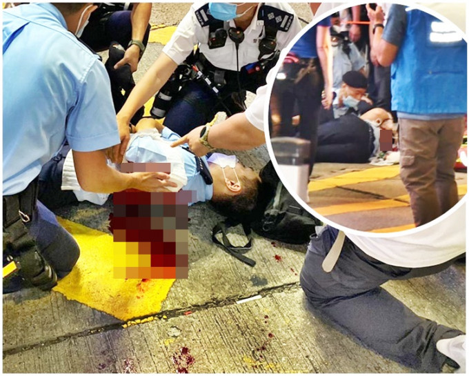 遇袭男警员左肩胛骨位置中刀。