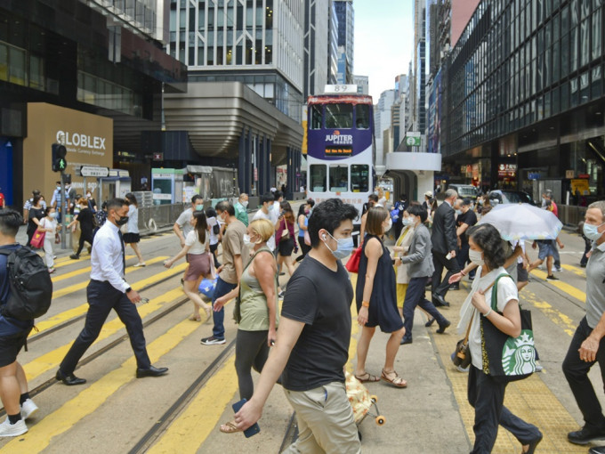 浸大調查指本港三成企業在今年凍薪，內地大灣區企業則有較高加薪幅度。資料圖片