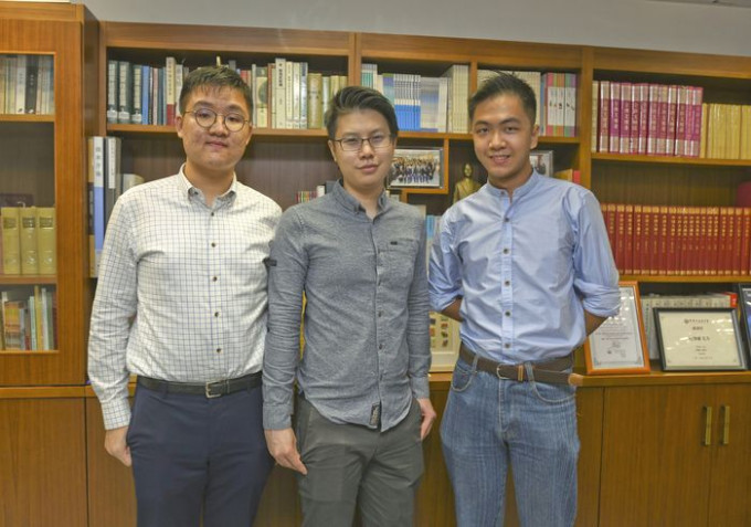 國史教育中心（香港）青年組三名核心成員，包括組長林俊朗（中），以及兩位召集人周正賢（左）和張瑋宗（右）。