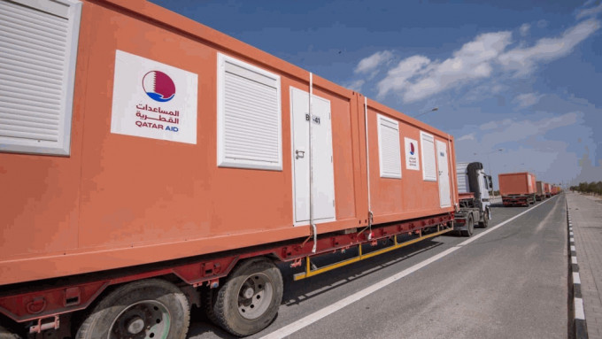 卡塔尔球迷村货柜屋变身救援房屋运往灾区。 网上图片