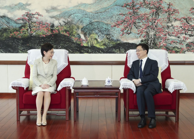 副总理韩正周四在广州接见林郑月娥。新华社
