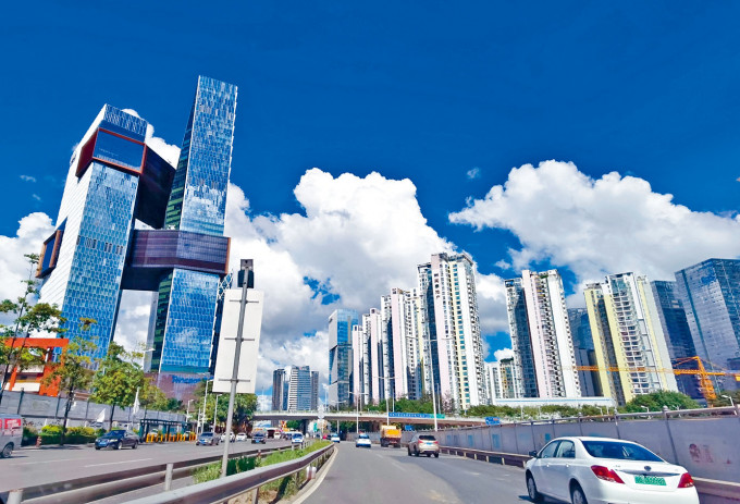 深圳成為國際大都市。