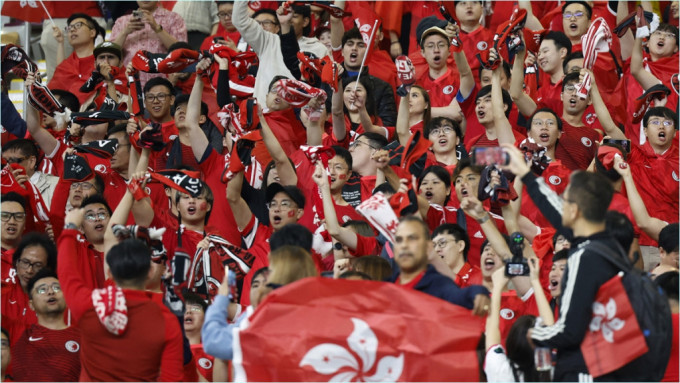 香港球迷非常熱情，落力替港足打氣。Reuters