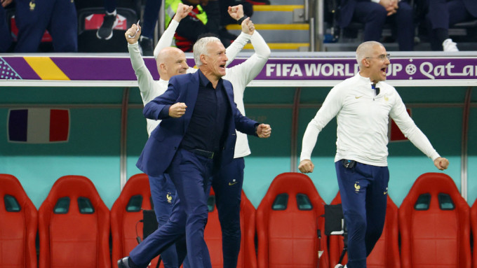 法国教练迪甘斯(蓝衫)带领球队连续两届打入世界杯决赛。REUTERS
