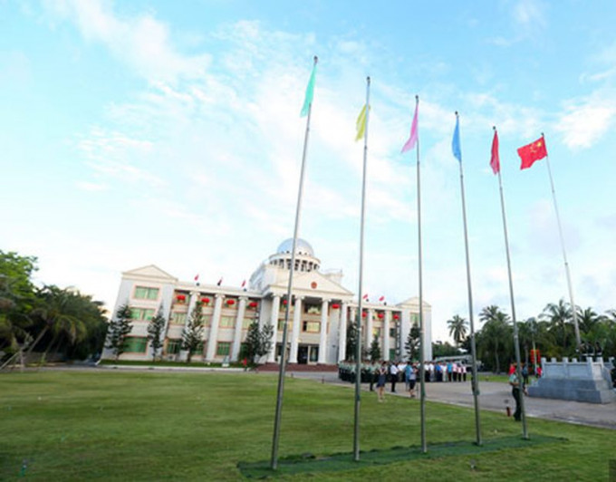 三沙市政府所在地西沙永興島舉行升旗儀式。中新社