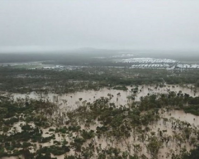澳洲昆士兰遇百年一见洪水。网图
